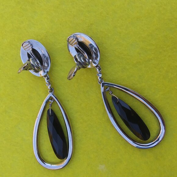 VTG Monet drop Dangle teardrop clip on earrings  rhinestones black cabochons - Picture 9 of 17